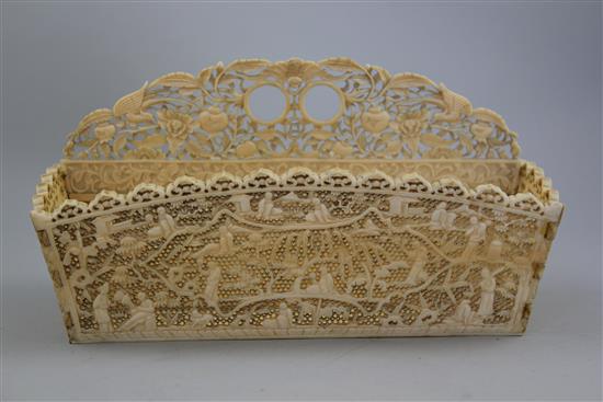 A Chinese export ivory basket, first half 19th century, 21.5cm, reglued